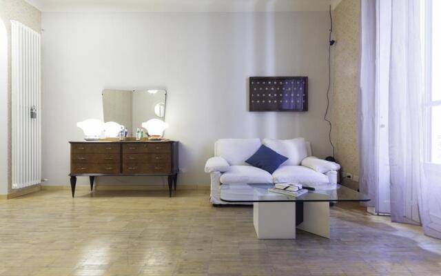 Cornalia8 Milan Apartment