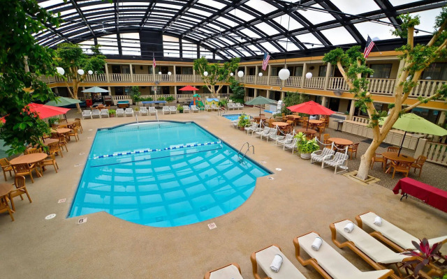 AmericInn by Wyndham Appleton Downtown