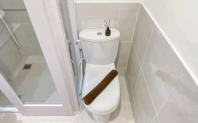 Homey And Good 2Br At Meikarta Apartment