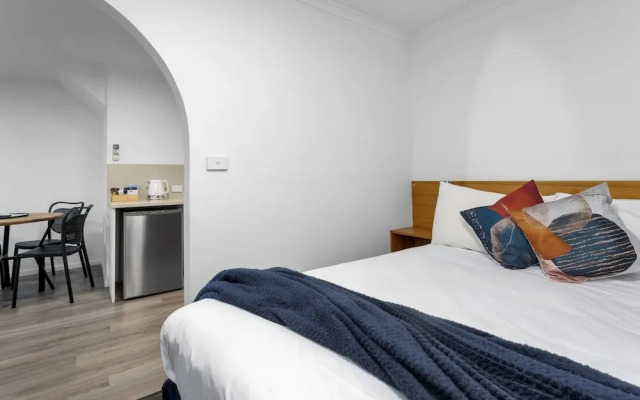 Elphin Villas Serviced Apartments & Motel Suites