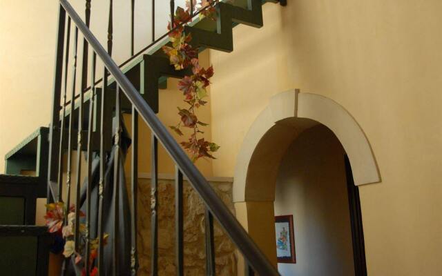 The Charme Ares- Bed and Breakfast