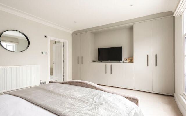 The Kensington House by H House