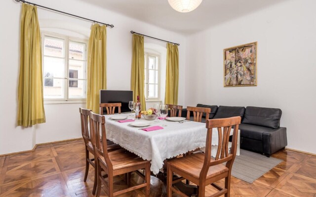 Beautiful Apartment in Volosko With 2 Bedrooms and Wifi