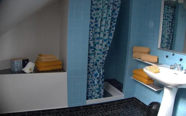 Gîte Cravant-les-Côteaux, 6 pièces, 10 personnes - FR-1-381-395