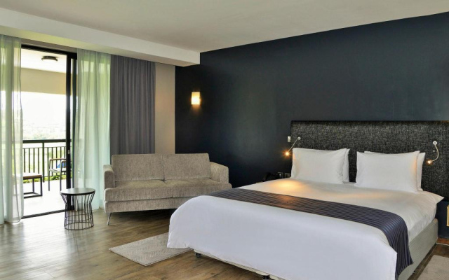 Mantis EPIC Hotel & Suites
