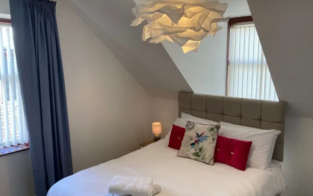 2 Bedroom Apartment, With Free Parking
