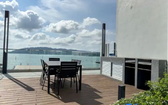 The Shore Cozy Suite in CBD