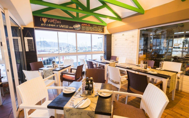 Simon's Town Quayside Hotel