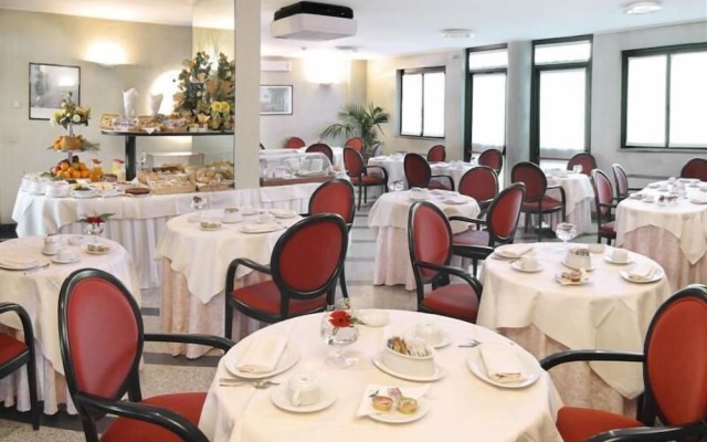 Pacific Hotel Airport