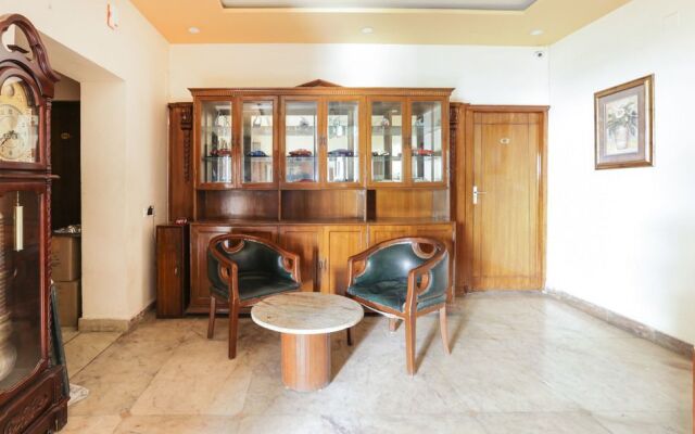 Fabhotel White Lotus