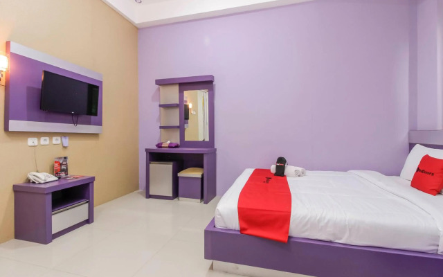 RedDoorz Plus near Stasiun Bekasi
