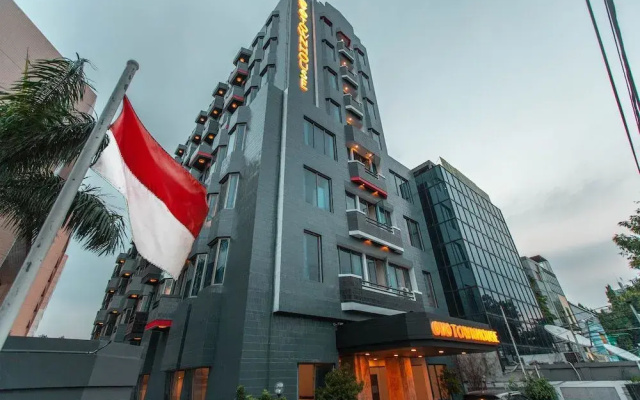 Super OYO Townhouse 1 Hotel Salemba