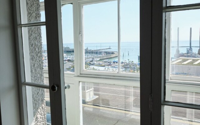 Impeccable 6-bed House in Ramsgate, Harbour Views