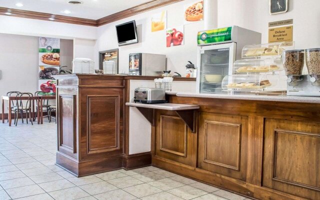 Quality Inn & Suites Brooks Louisville South