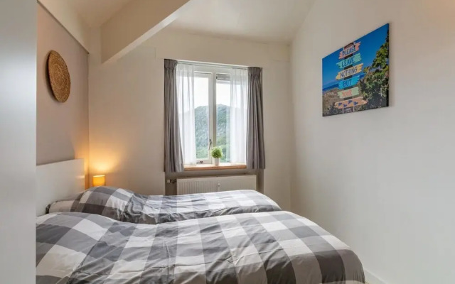 Lovely Holiday Apartment for 4 People