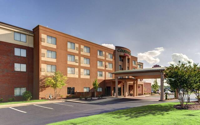 Courtyard by Marriott Anniston Oxford