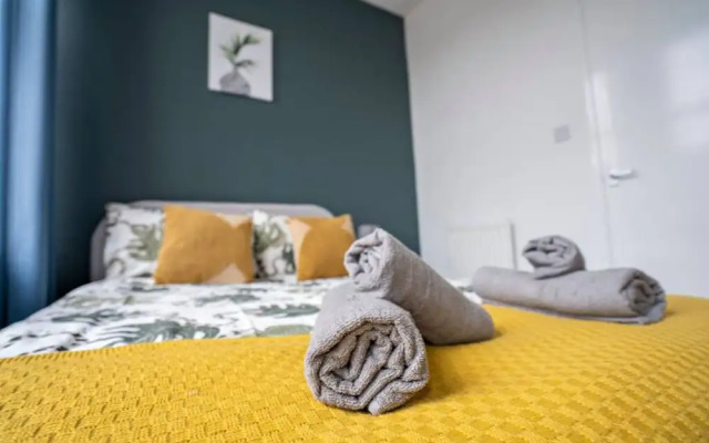 2 Bed-town Centre-free Parking