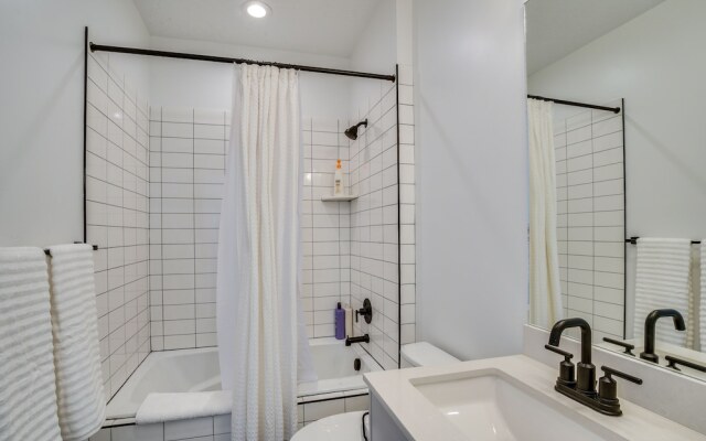 Modern Downtown Provo Townhome w/ Balcony!