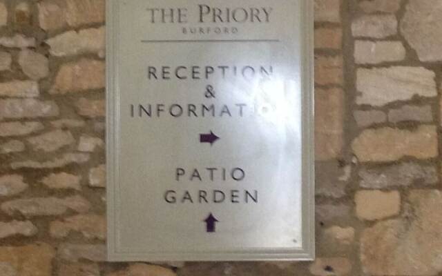 Priory Tearooms Burford With Rooms