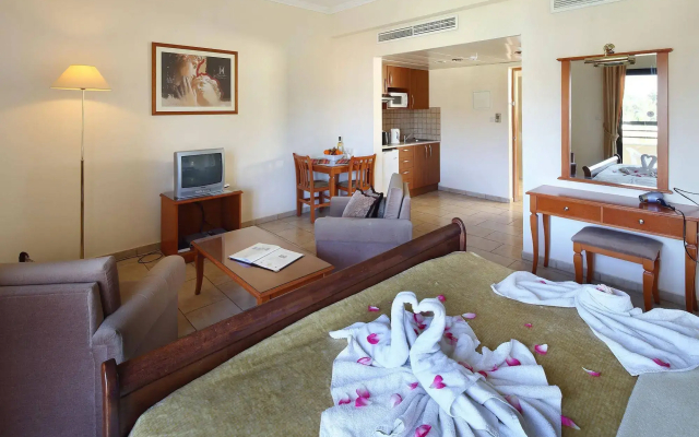 Panareti Coral Bay Hotel