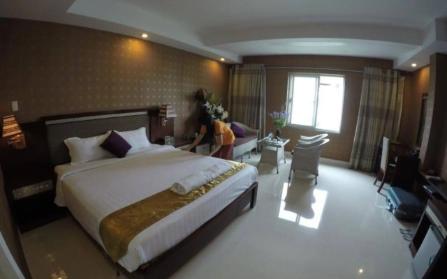 One World Hotel