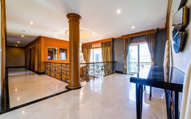 Luxury 6 Bed Mansion - CAS