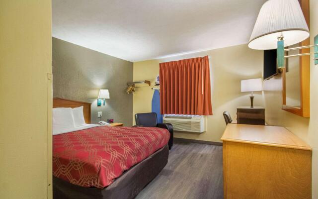 Econo Lodge Lansing - Leavenworth