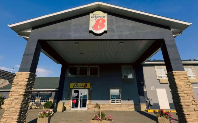 Super 8 Dawson Creek