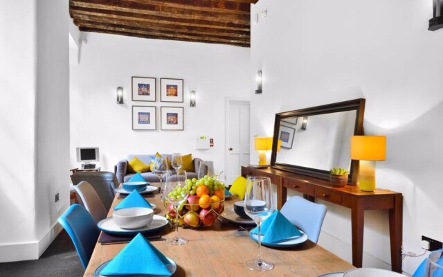 2 Bedroom Apartment on Royal Mile