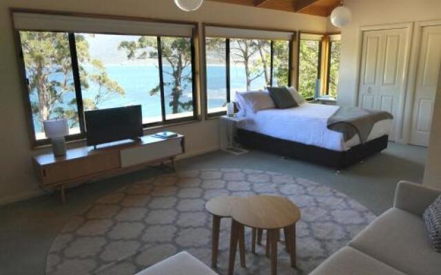 Osprey Lodge Beachfront Bed & Breakfast