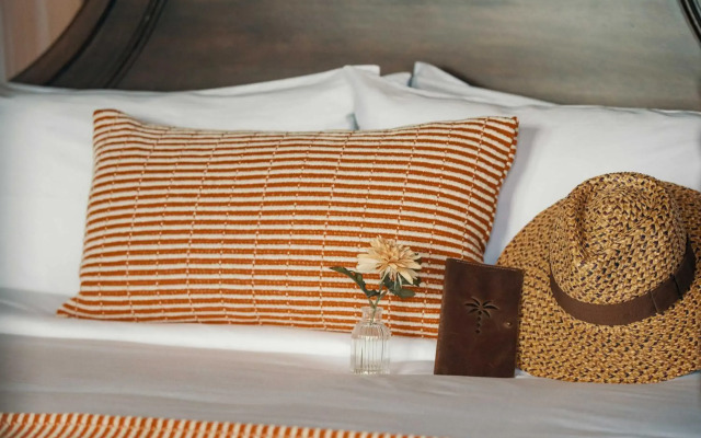 El Caminante Bar & Bungalows