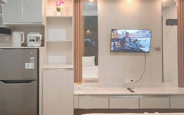 Cozy Living Studio At Apartment Delft Ciputra Makassar