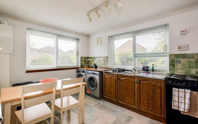 Kidlington 3 BR House Parking Large Garden