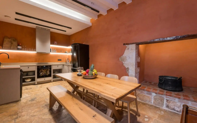 Full House Residence Chania