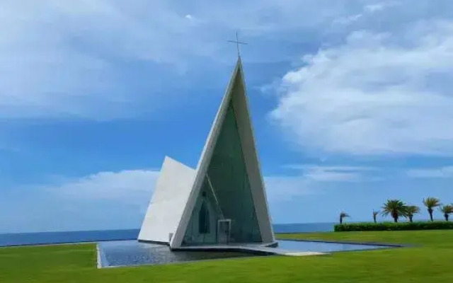 The sea Hotel.