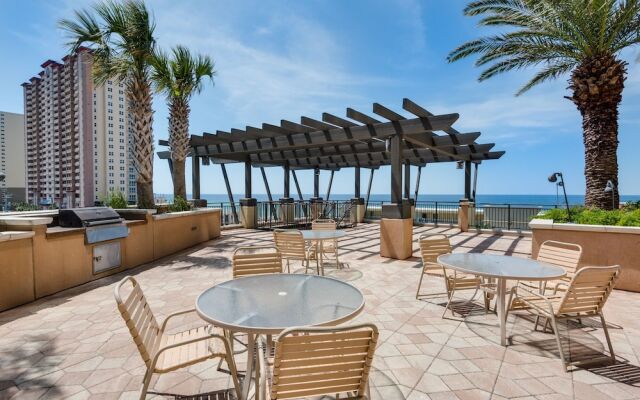 Across From The Beach! Near Pier Park & Dining! Sleeps 6! 2 BR / 2 BA!