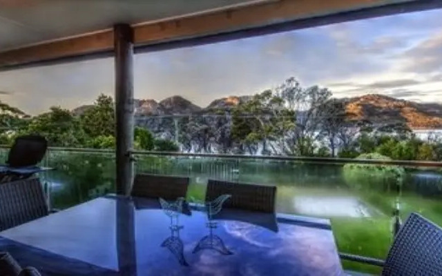 Cove Beach Apartment