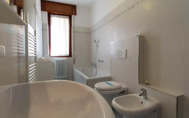 Mamma Ciccia Holiday Home - Lake Front Apartment