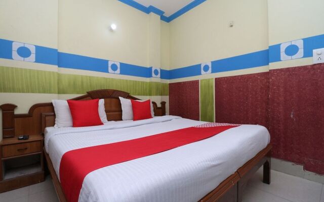 OYO 30100 Lucky Guest House