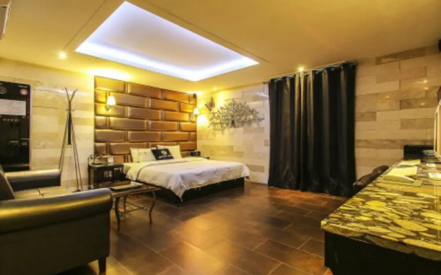 Luce Hotel