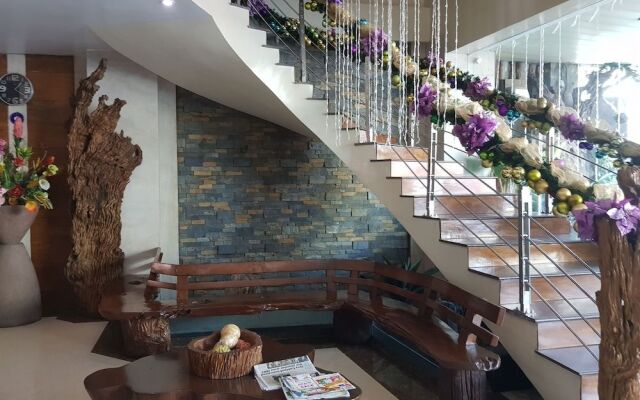 GAP Plaza Hotel