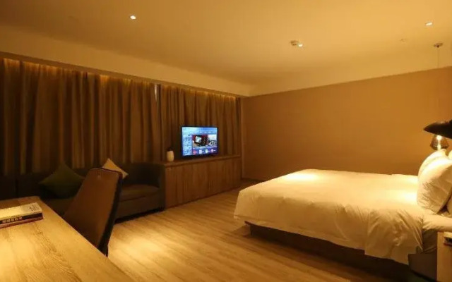 Yan'an Baimi Avenue Baotashan Atour Hotel