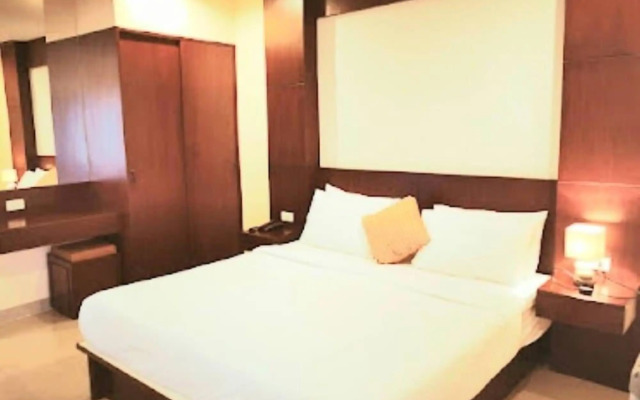 Lucky Inn Suites