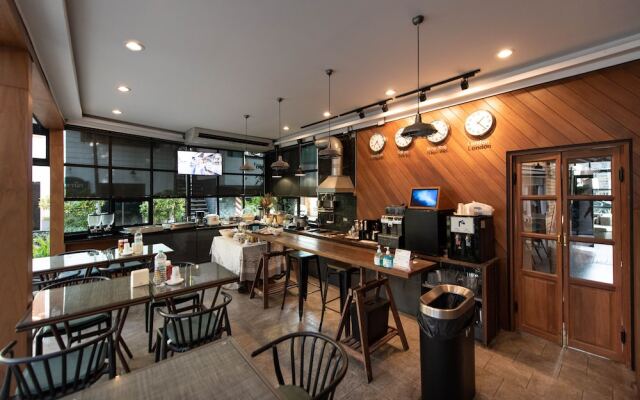 Botanic Service Room @ Impact Muang Thong Thani (SHA Certified)