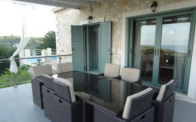 Artist's Villa Red Rose