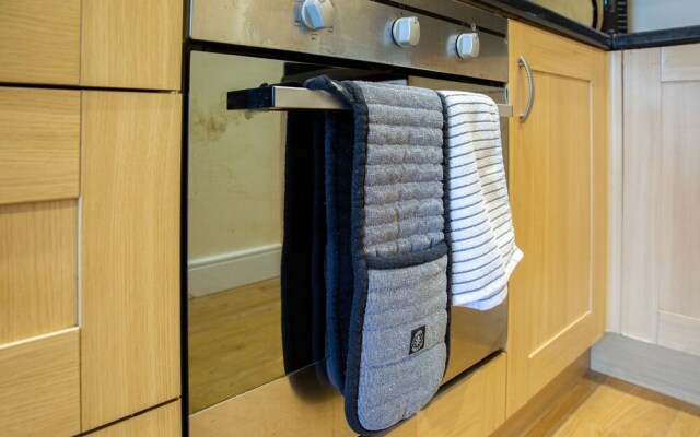 Velvet 1-bedroom Penthouse, Clockhouse, Hoddesdon