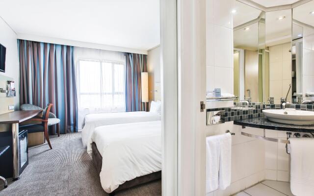 Holiday Inn Express Sandton Woodmead, an IHG Hotel