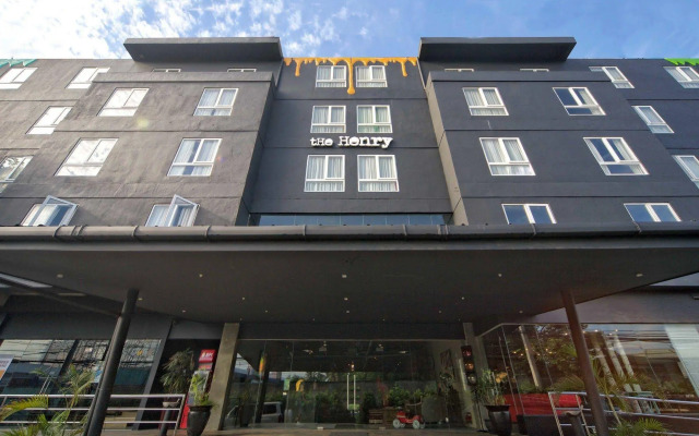 The Henry Hotel Cebu - Multi-use Hotel