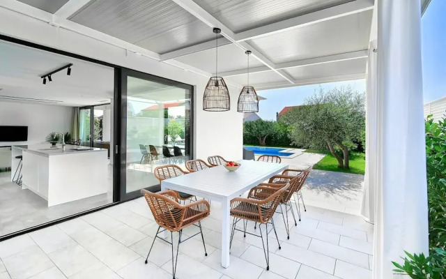 Modern Villa With Private Pool and Terrace