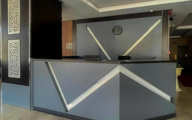 Apple Service Apartment